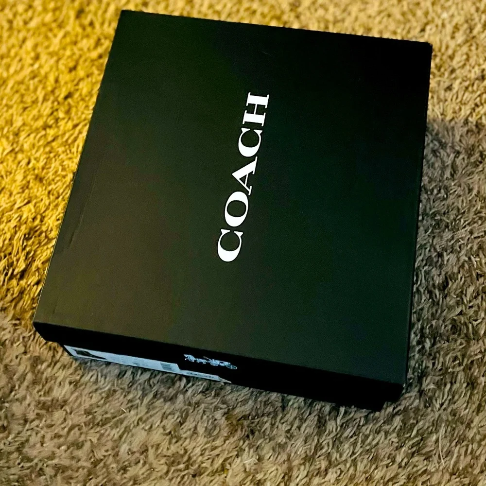 Coach Boot Box - pristine condition - w/insignia lining (EMPTY/BOX ONLY) - $20